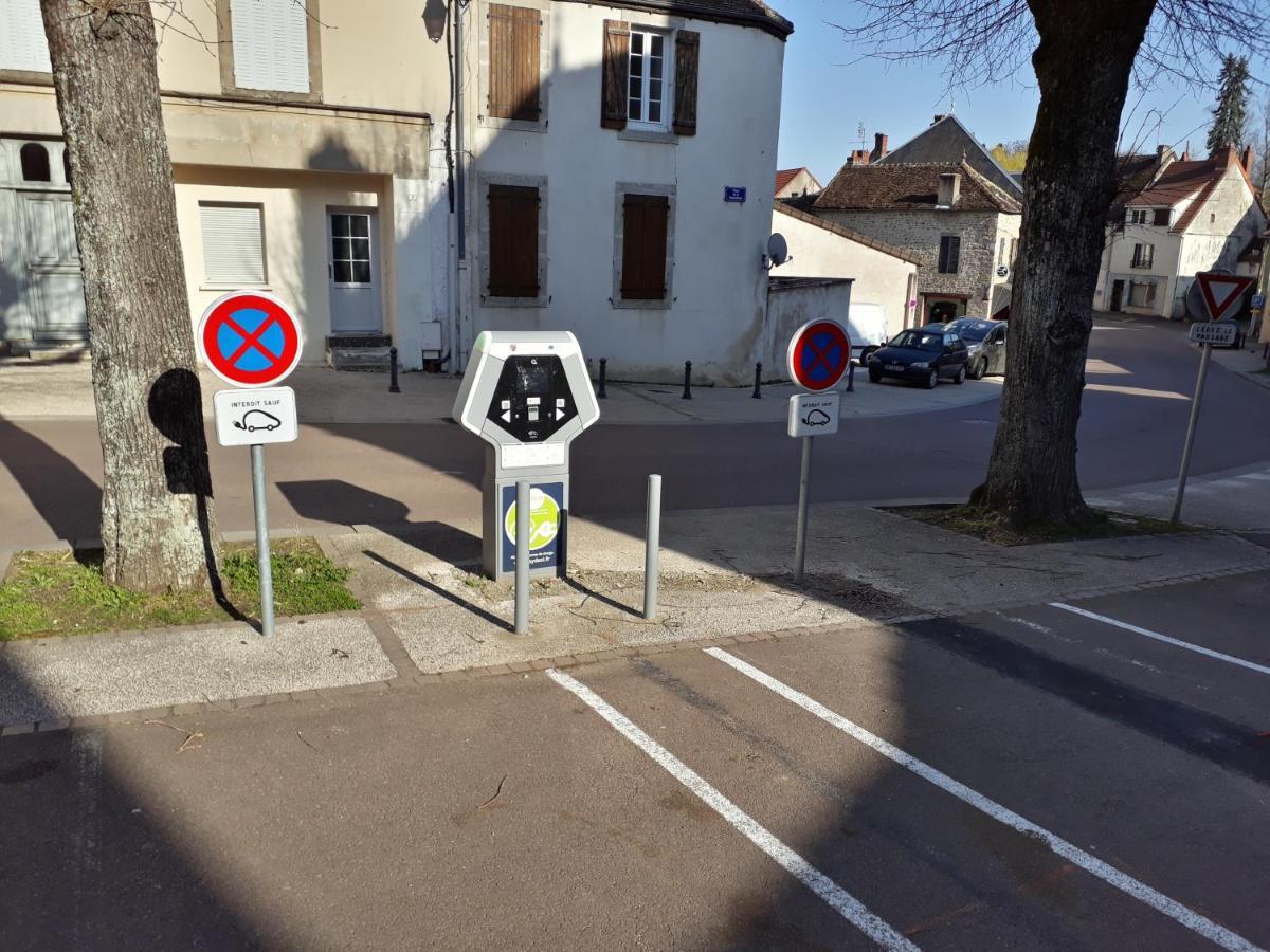 Logis Des Trois Maures Hotel Couches Bagian luar foto