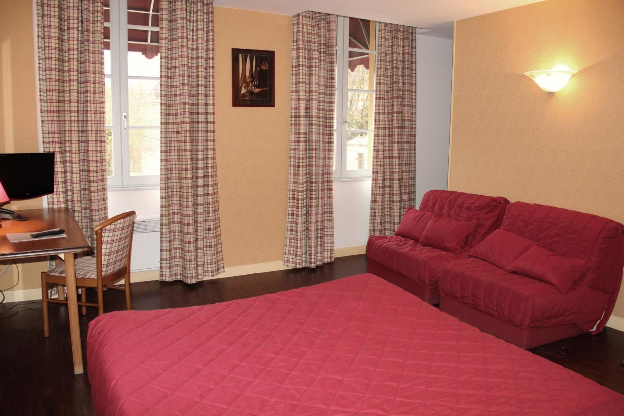 Logis Des Trois Maures Hotel Couches Bagian luar foto