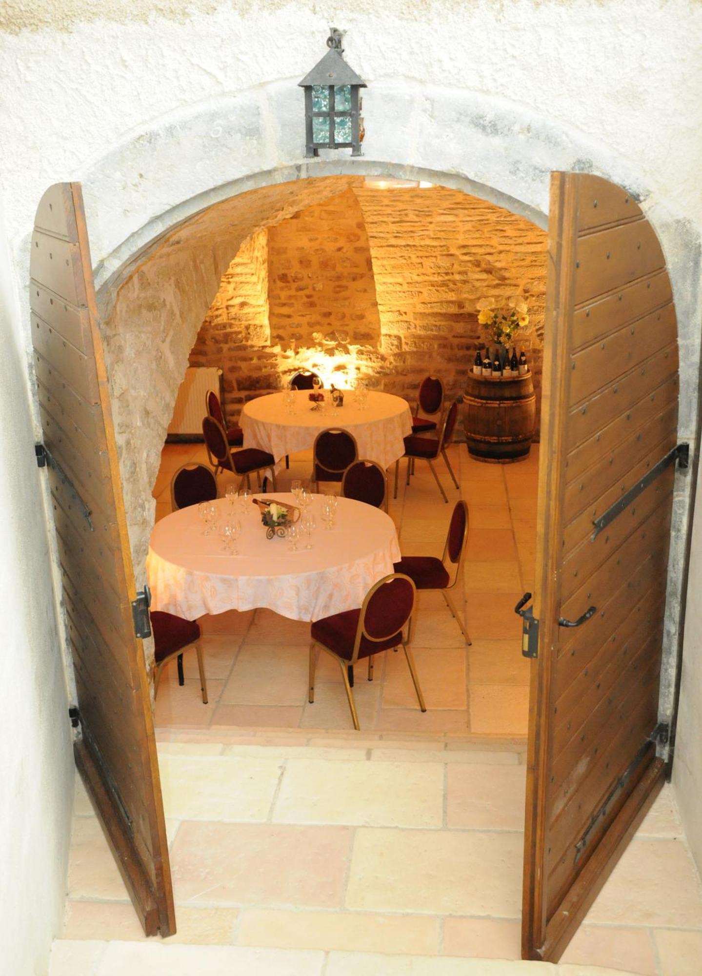Logis Des Trois Maures Hotel Couches Bagian luar foto