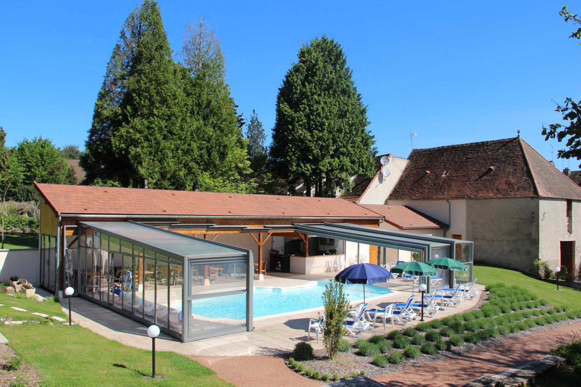 Logis Des Trois Maures Hotel Couches Bagian luar foto