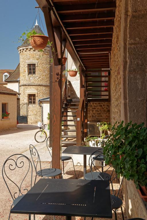 Logis Des Trois Maures Hotel Couches Bagian luar foto