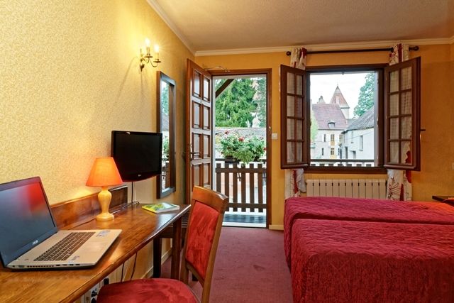 Logis Des Trois Maures Hotel Couches Bagian luar foto