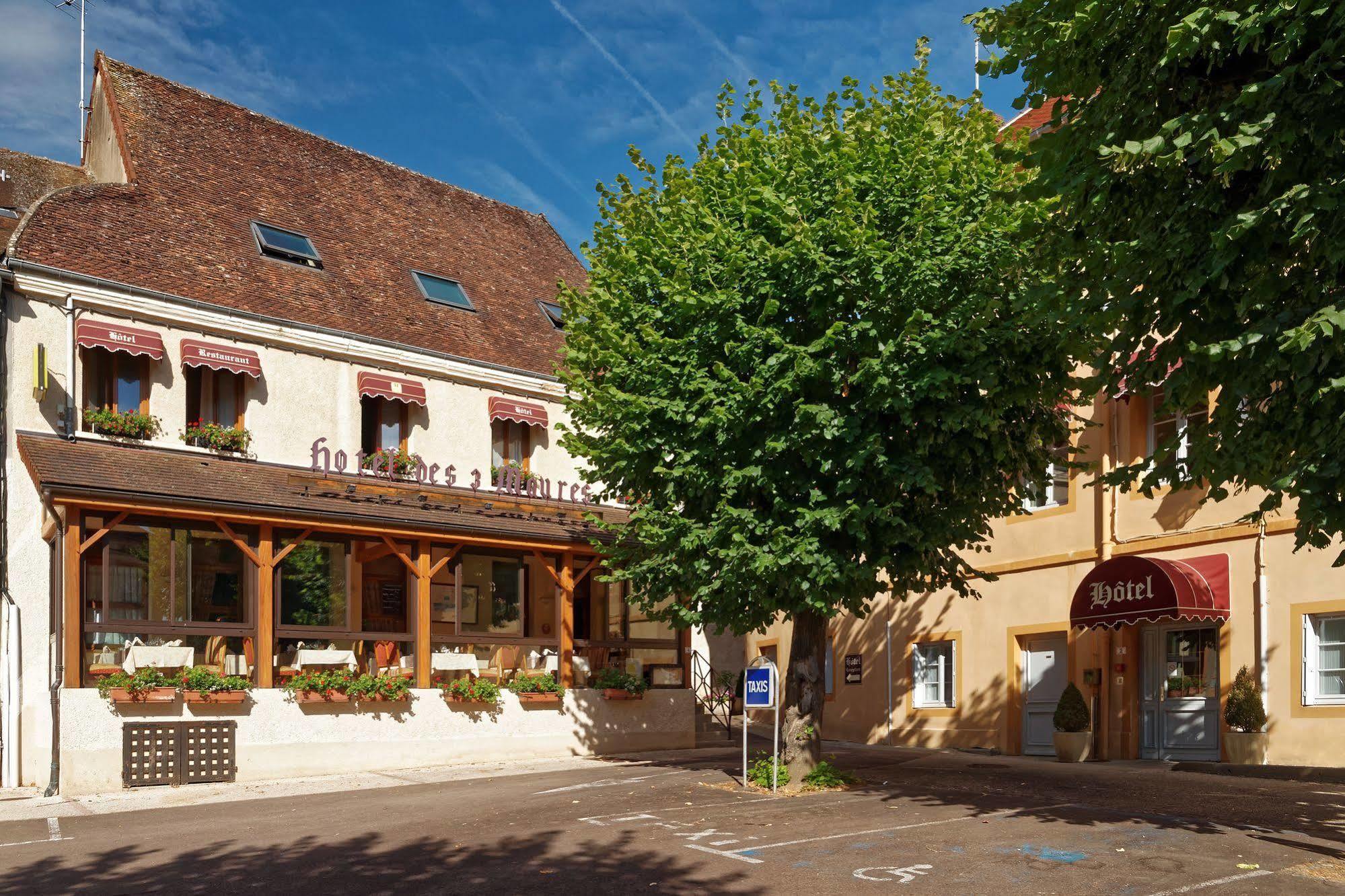 Logis Des Trois Maures Hotel Couches Bagian luar foto