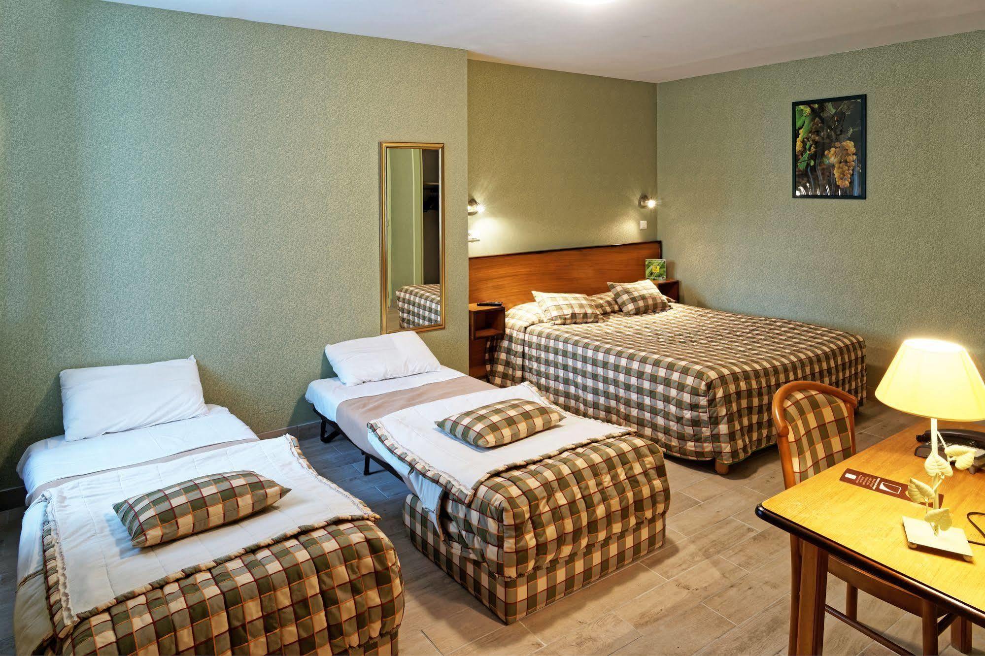 Logis Des Trois Maures Hotel Couches Bagian luar foto
